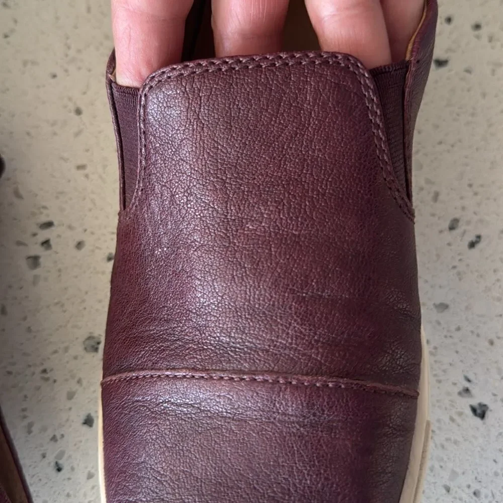 Frye Gemma Slip On Sneaker Burgundy Leather Women’s Size 10 Casual comfort EUC